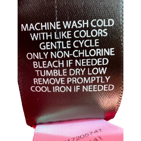 Torrid Top Wmns Plus Size 4 Dark Pink Off Shoulder Sweatshirt Floral Cutouts NEW - Picture 12 of 13